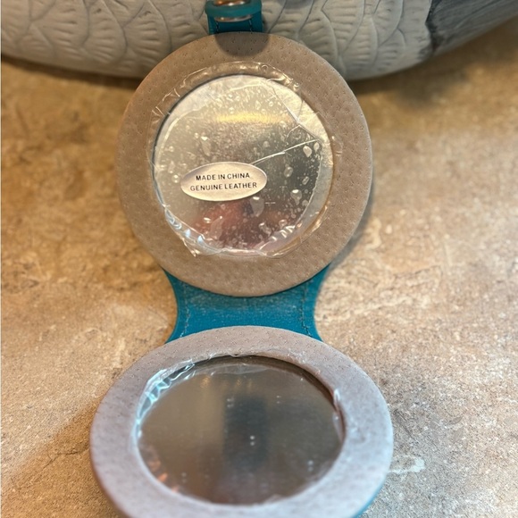 Rowallan Turquoise Leather Coin Holder - Picture 4 of 8